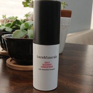 bareMinerals Recovery Concentrate Black and White